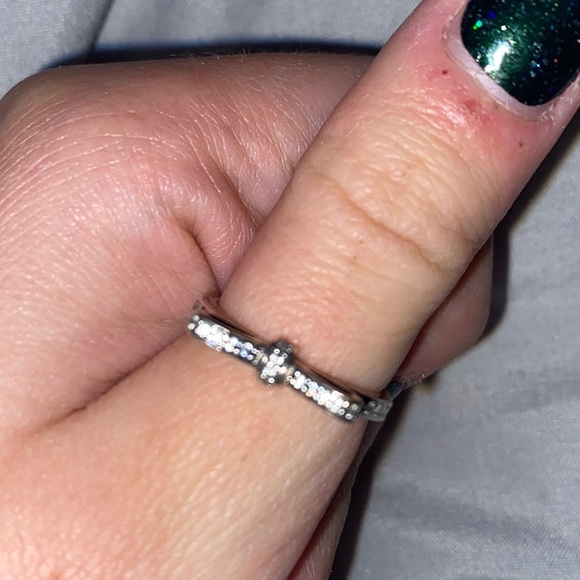 Pandora Bow Ring - Picture 5 of 5